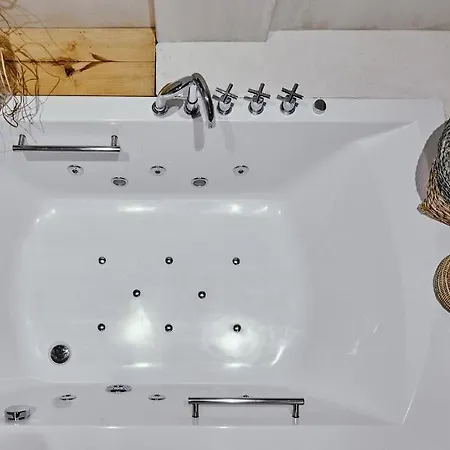 מלון Meli Suites, Thassos